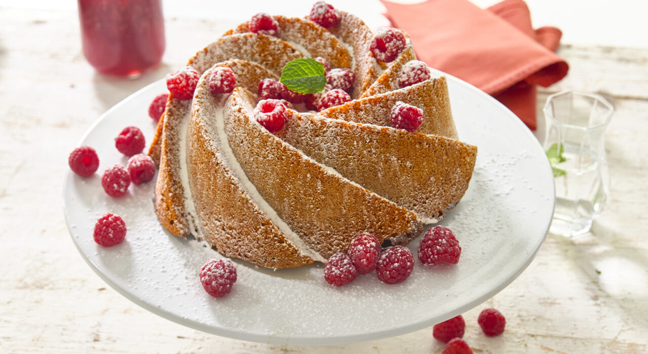 Bundt cake aux fruits rouges